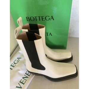 Bottega Veneta The Lean Chelsea / Cowboy Boots